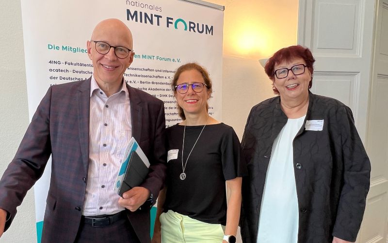 Gruppenbild vom MINT-Gipfel
